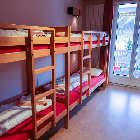 Youth Hostel *