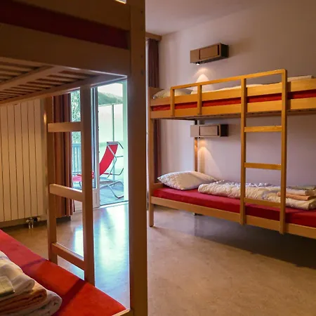 Youth Hostel *