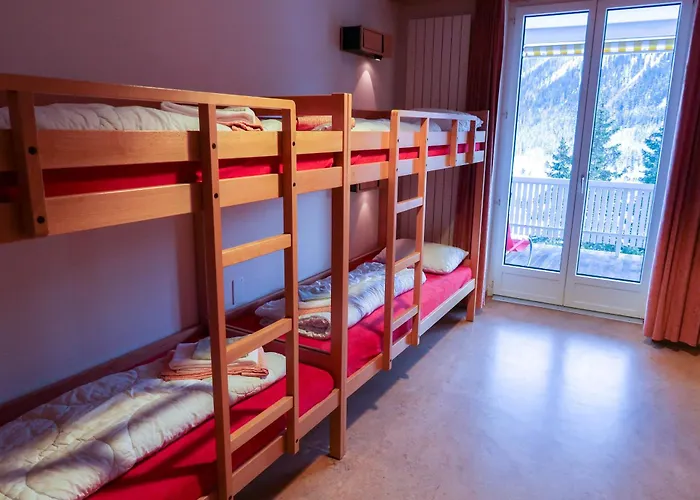 达沃斯青年旅舍 旅馆 *