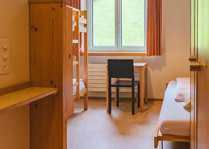 达沃斯青年旅舍 *