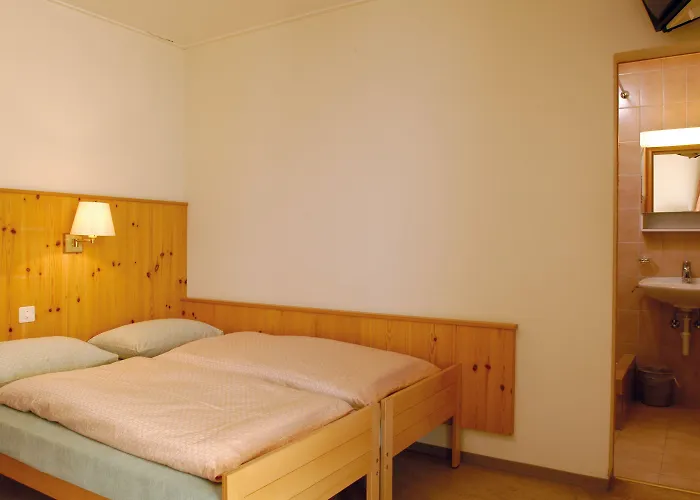 达沃斯青年旅舍 *